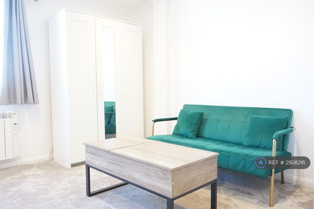 Apartment in Brighton - View 4