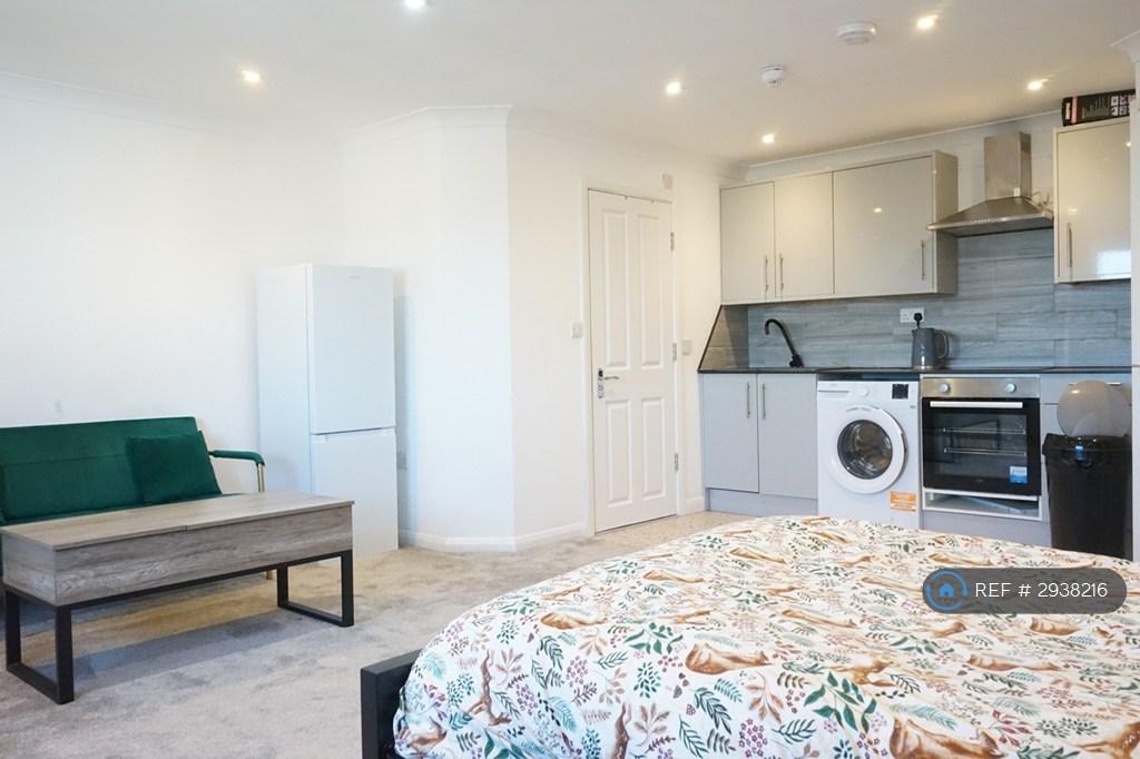 Apartment in Brighton - View 5