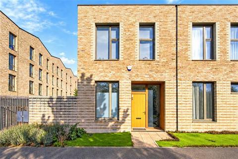 3 bedroom end of terrace house for sale, Fry Lane, Edgware, HA8