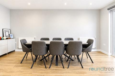 3 bedroom end of terrace house for sale, Fry Lane, Edgware, HA8