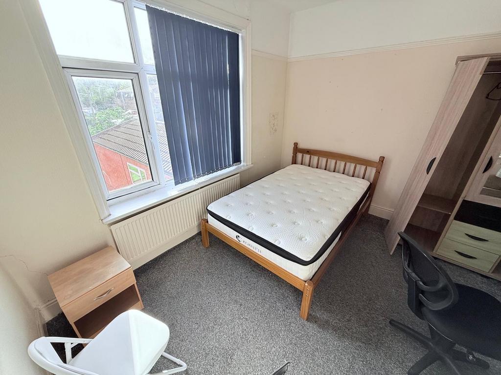 House in Nottingham - View 2