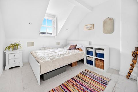 3 bedroom apartment to rent, Westbourne Road, London, N7