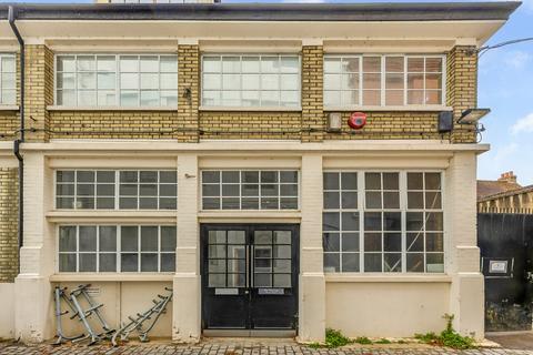 1 bedroom flat for sale, Church Street, London, W4