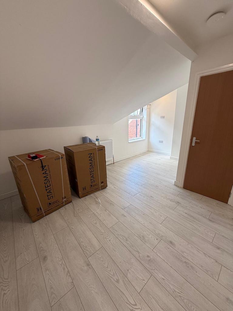 Apartment in Leicester - View 3