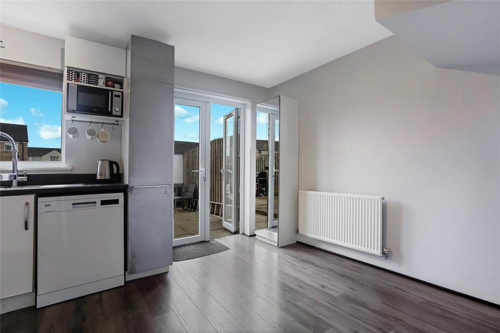 House in Glasgow - More