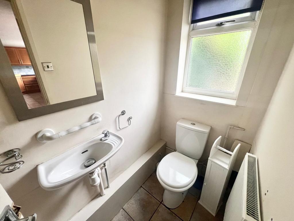 House in Nottingham, Beeston - More