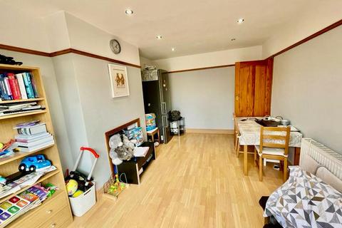 3 bedroom terraced house to rent, Torbay Road, Harrow HA2