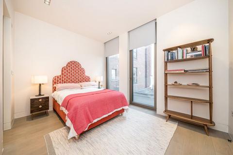 2 bedroom flat for sale, Warwick Court, London WC1R