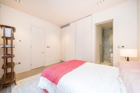 2 bedroom flat for sale, Warwick Court, London WC1R