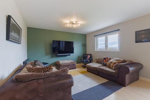 4 bedroom maisonette for sale
