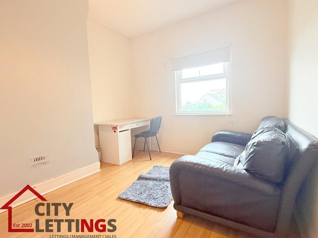 Apartment in Arboretum - View 3