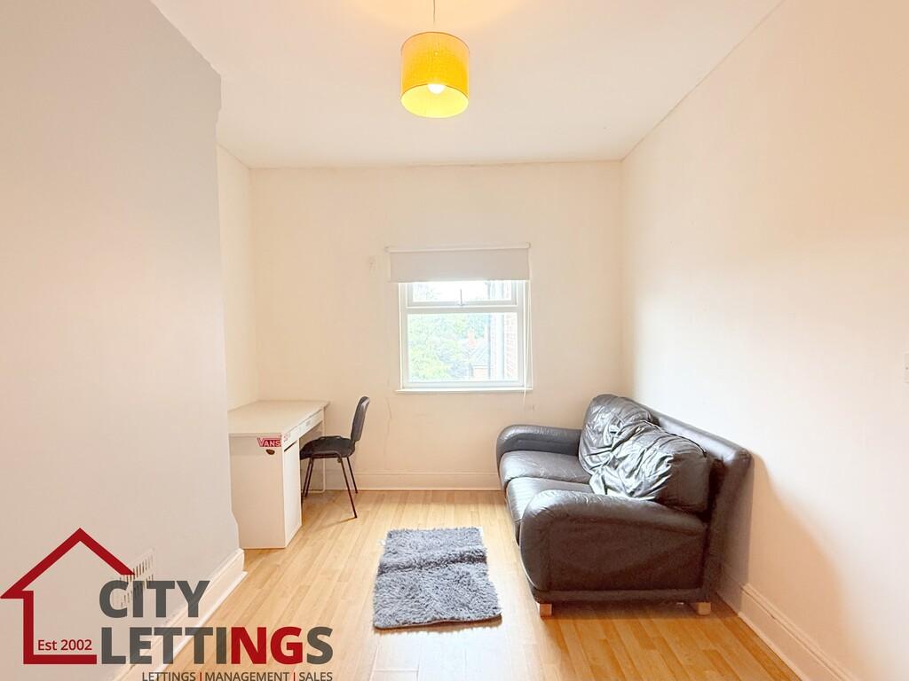 Apartment in Arboretum - View 4