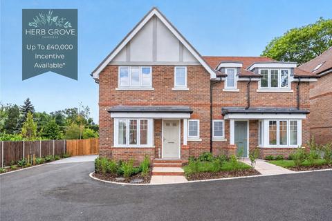 3 bedroom semi-detached house for sale, Chipstead Way, Woodmansterne