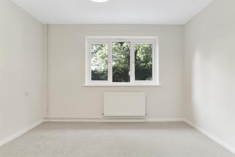 2 bedroom semi-detached bungalow for sale, Willow Meer, Kenilworth