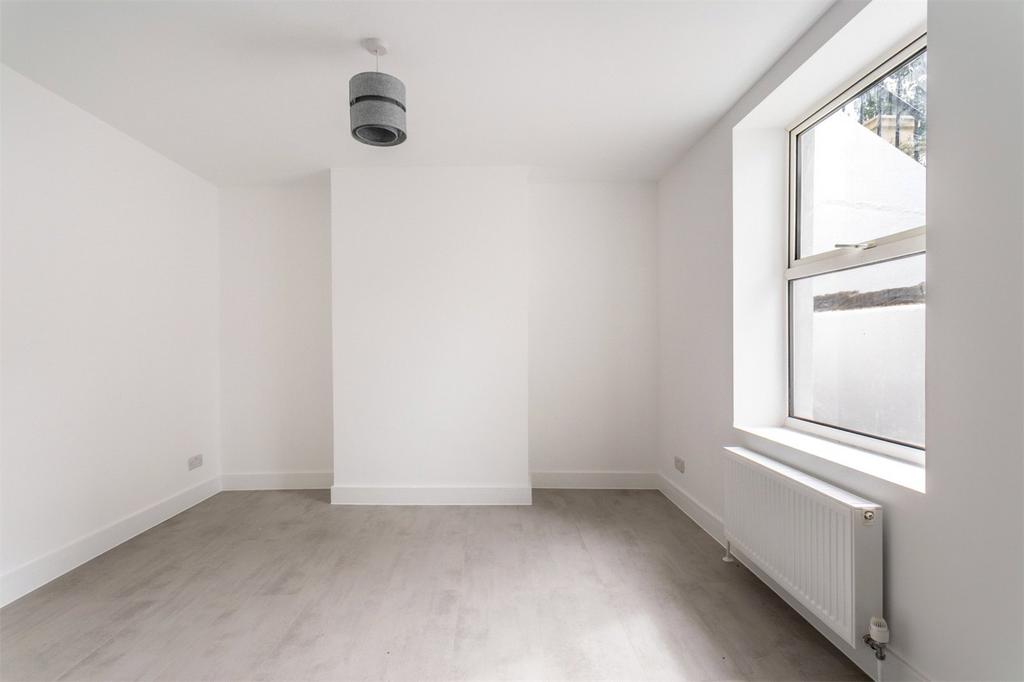 Apartment in Brighton, Round Hill - View 2