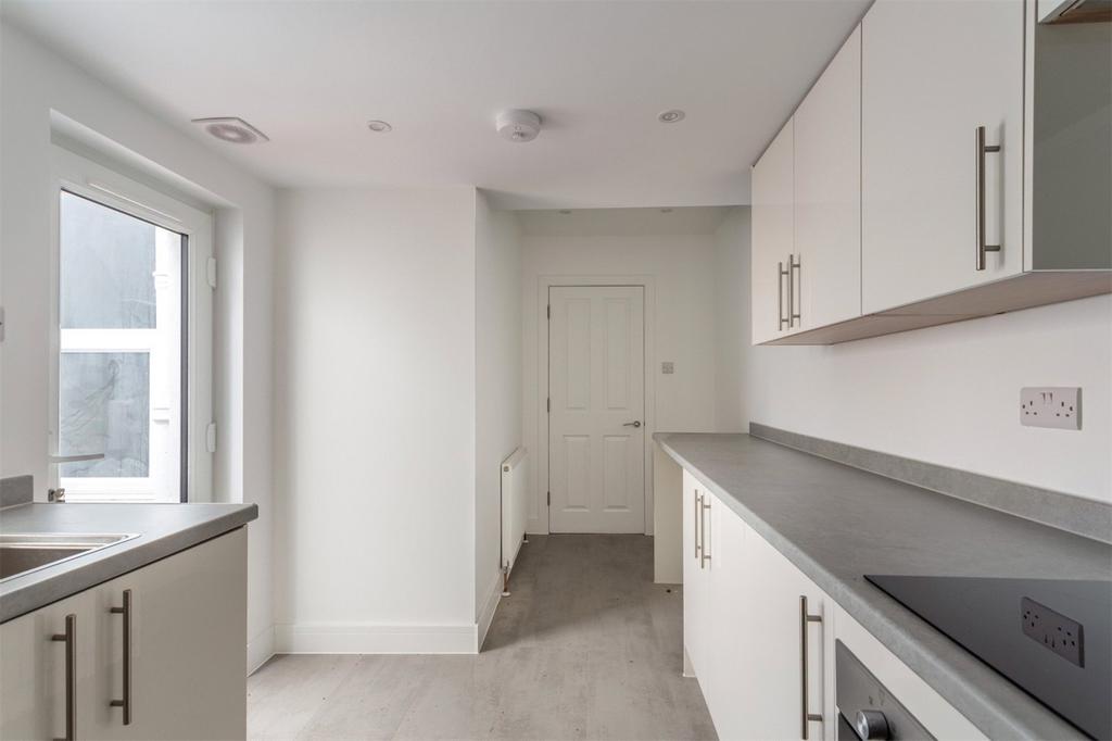 Apartment in Brighton, Round Hill - View 3