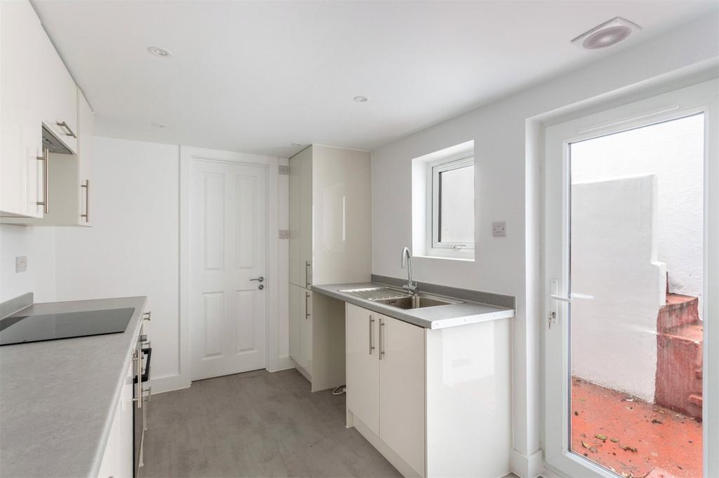 Apartment in Brighton, Round Hill - View 4