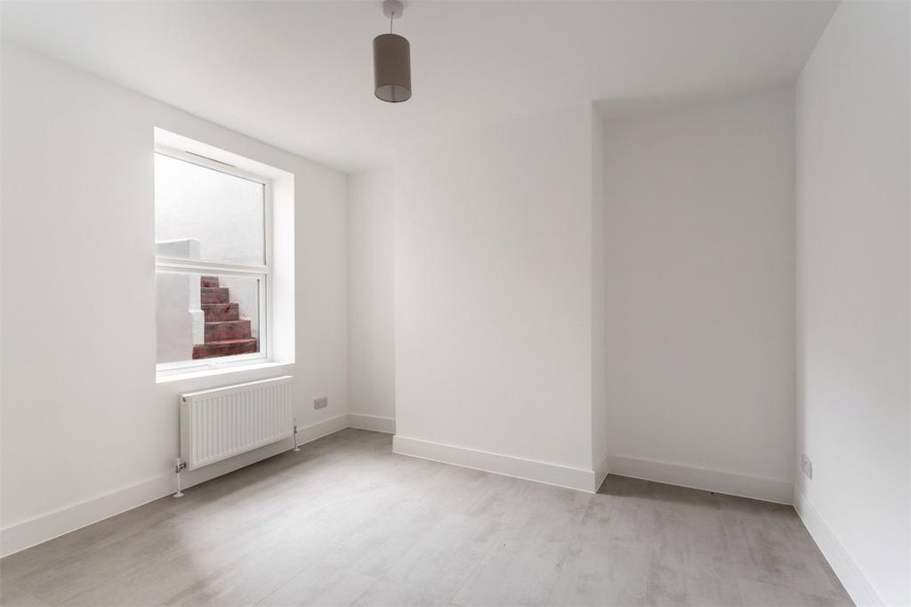 Apartment in Brighton, Round Hill - View 5