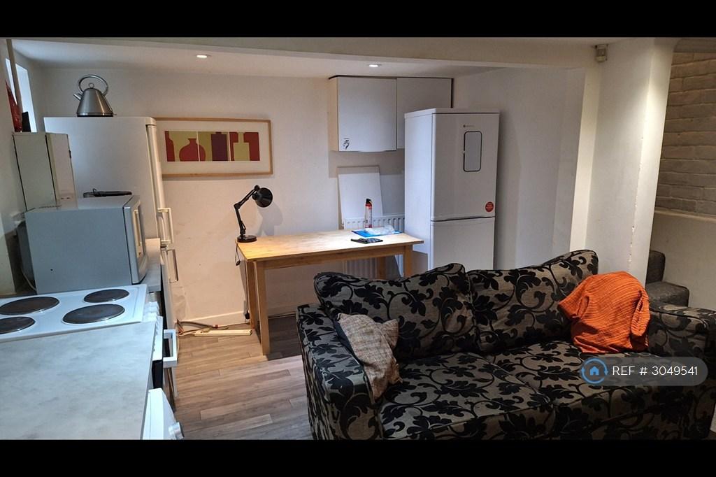 House in Leeds - View 5