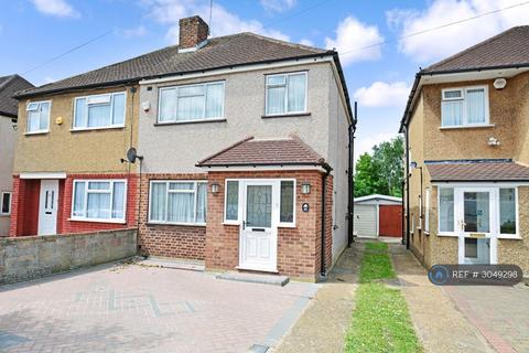 3 bedroom semi-detached house to rent, Parkfield Crescent, Ruislip, HA4