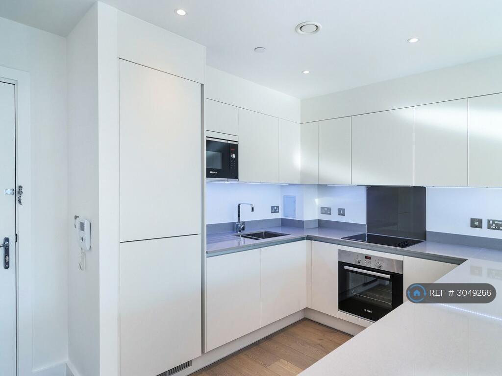 Apartment in London - More