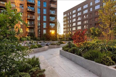 undefined, The Lock, Greenford Quay, Greenford, UB6
