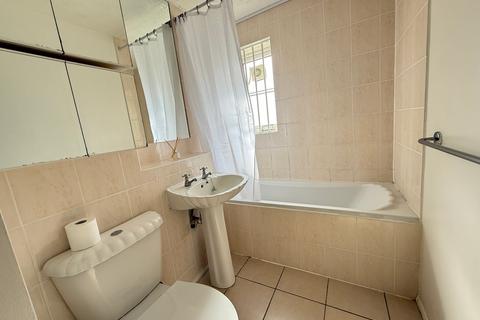 1 bedroom apartment to rent, Elmore Close, Wembley, HA0
