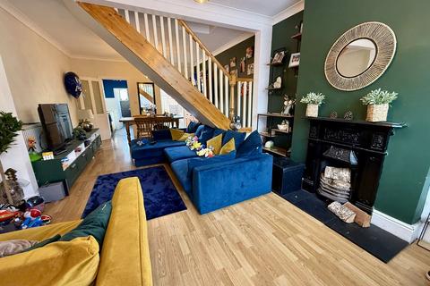 3 bedroom terraced house for sale, Richard Street, Dunstable