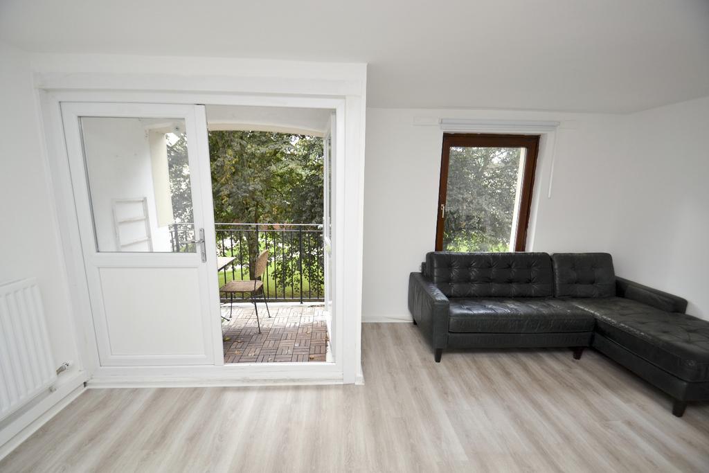 Apartment in Glasgow - More