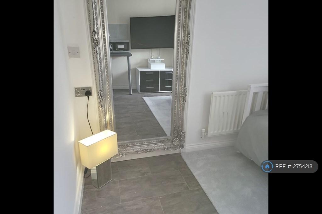 Apartment in Leicester - View 4