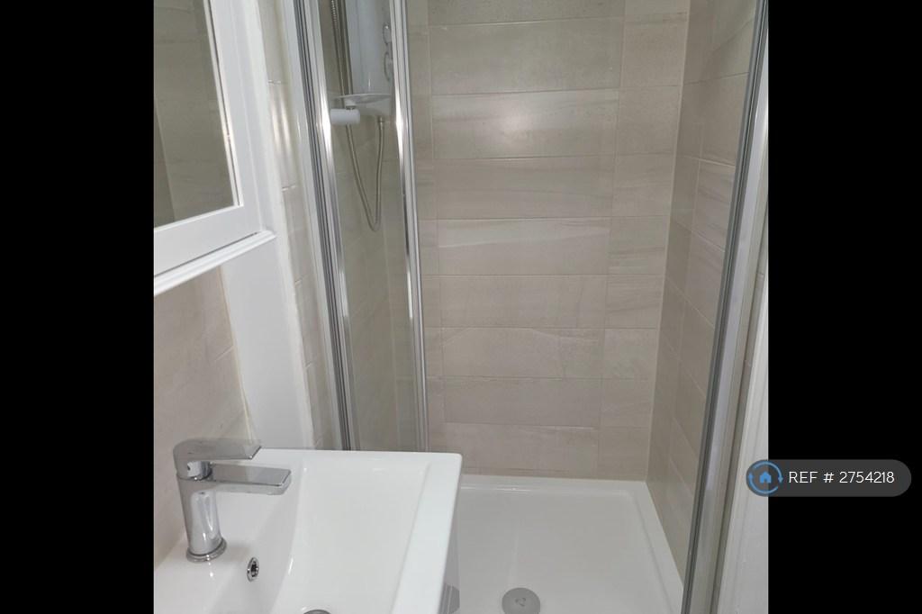 Apartment in Leicester - More