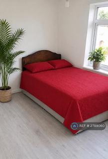 1 bedroom in a house share to rent, Rowantree Road, Winchmorehill, N21