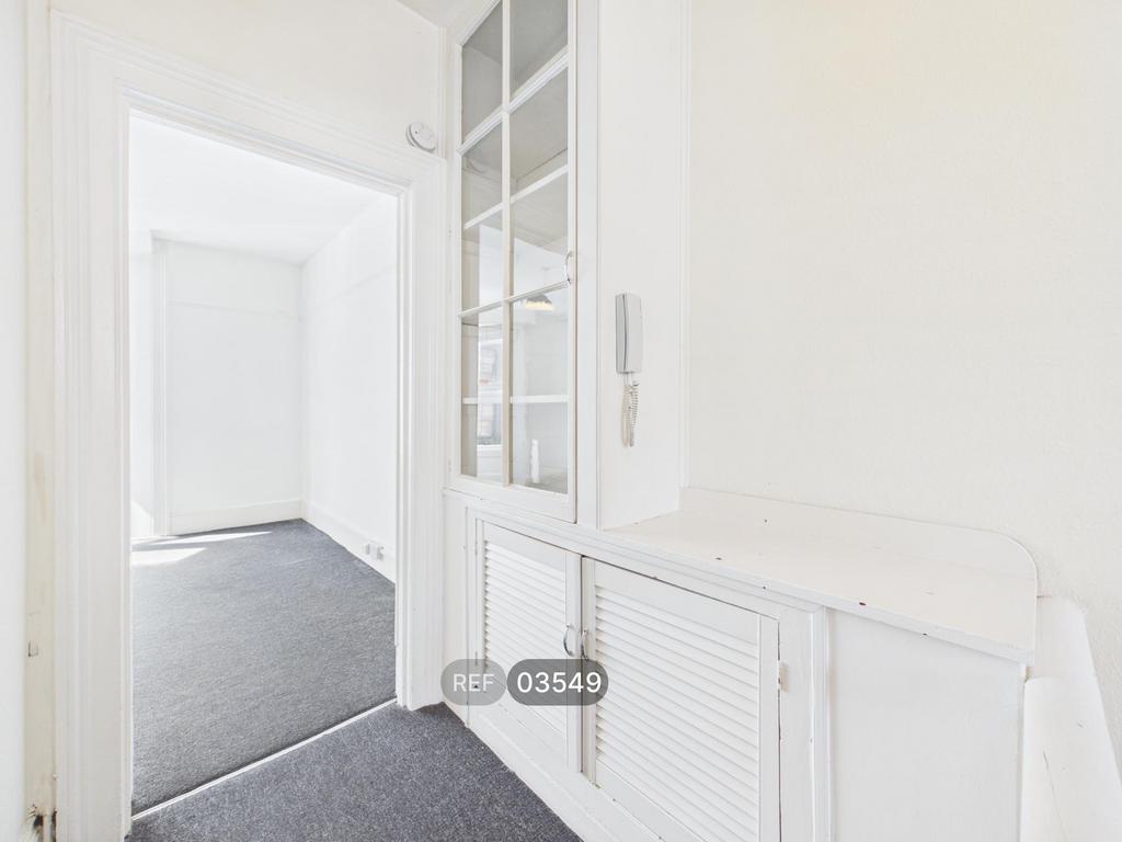 Apartment in Brighton - View 5