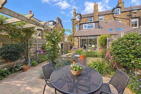 5 bedroom end of terrace house for sale, Franklin Road, Harrogate, HG1
