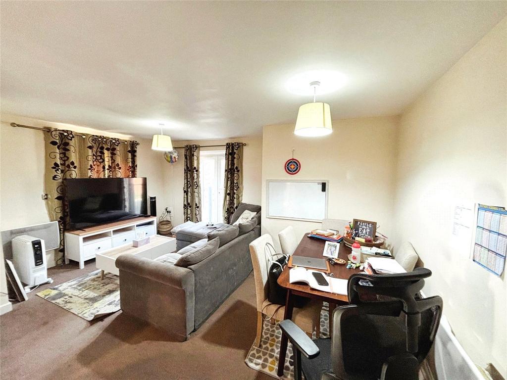 Apartment in Reading - View 2