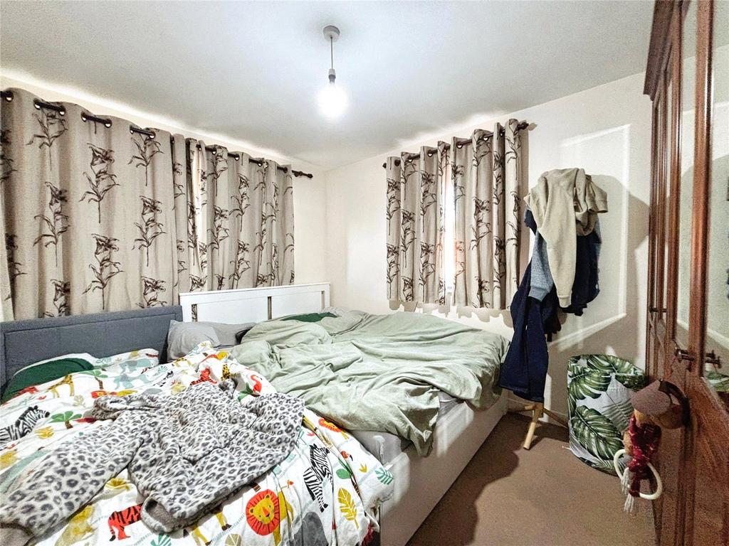Apartment in Reading - View 4