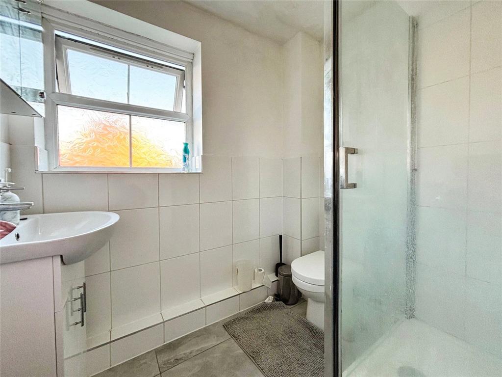 Apartment in Reading - View 5