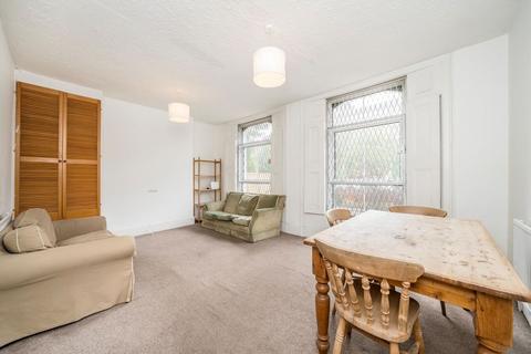 3 bedroom flat for sale, Southgate Road, LONDON N1