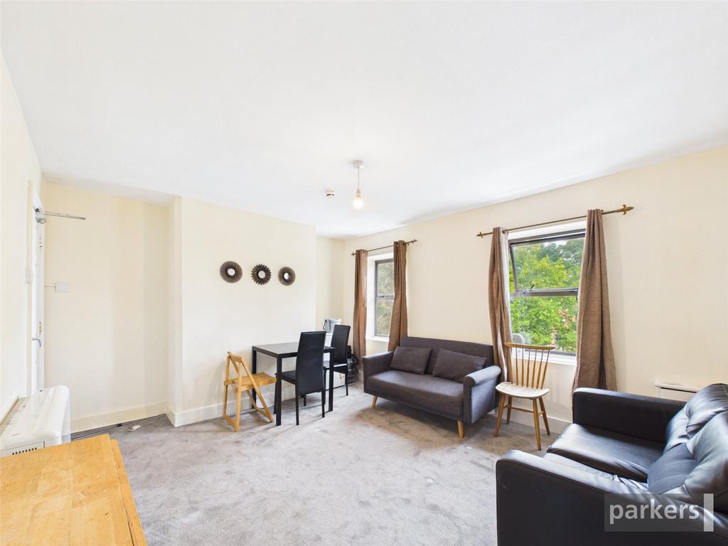 Apartment in Berkshire - View 2
