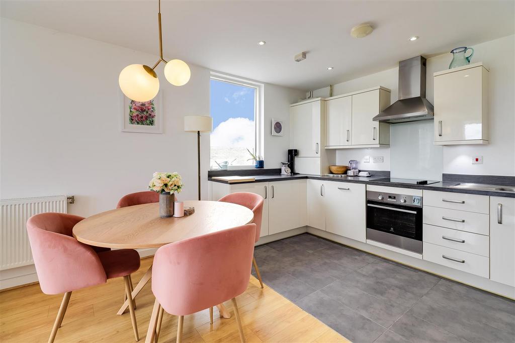 Apartment in Cambridge - View 3