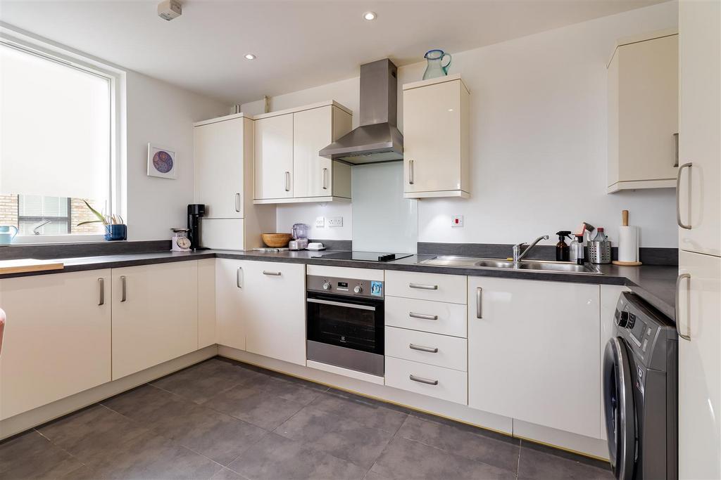 Apartment in Cambridge - View 4