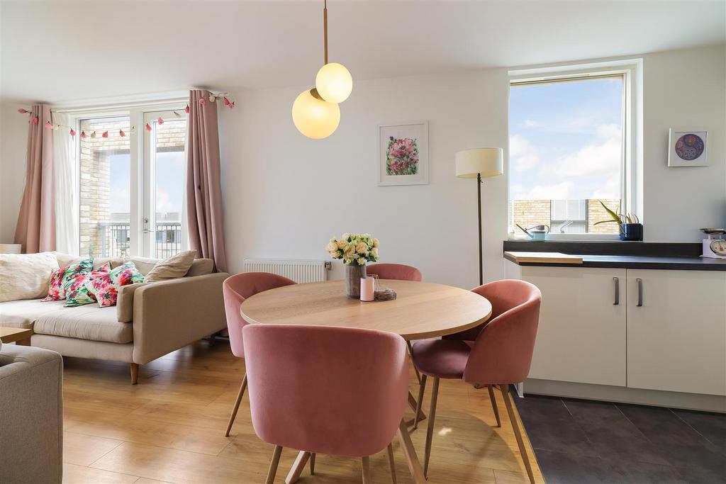 Apartment in Cambridge - View 5