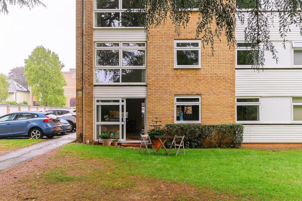 Apartment in Bristol - View 2