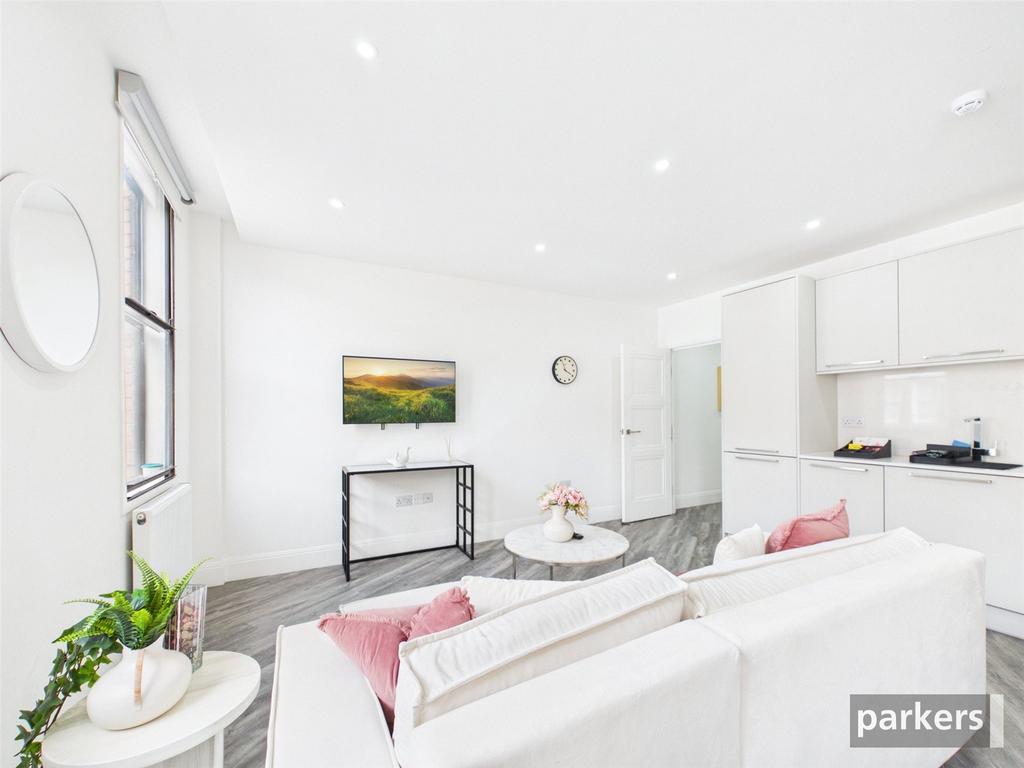 Apartment in Berkshire - View 4