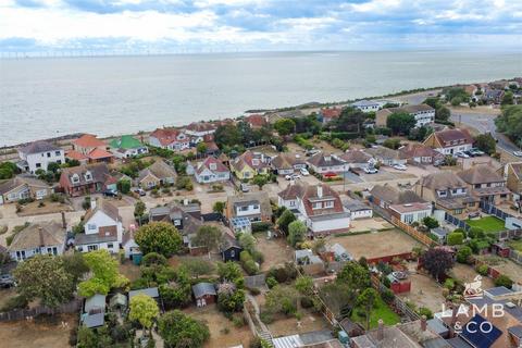 5 bedroom detached bungalow for sale, Haven Avenue, Clacton-On-Sea CO15