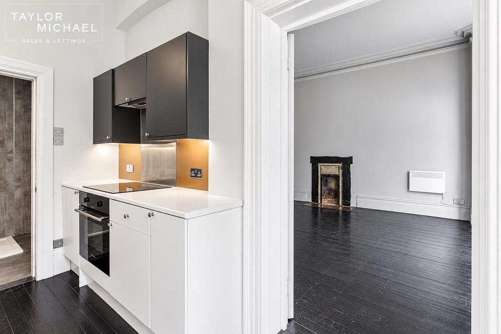 Apartment in Hove, Brighton and Hove - View 3