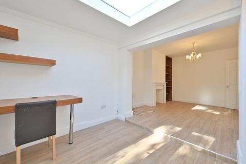 3 bedroom semi-detached house for sale, Aldenham Road, Bushey, WD23