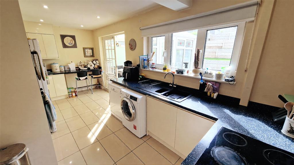House in Nottingham, Highbury Vale - View 4