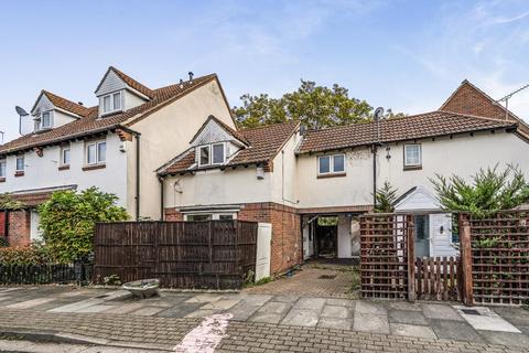 2 bedroom house for sale, Nickelby Close, London