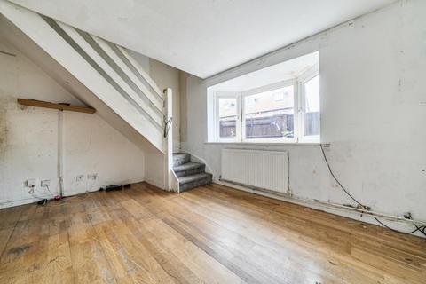 2 bedroom house for sale, Nickelby Close, London
